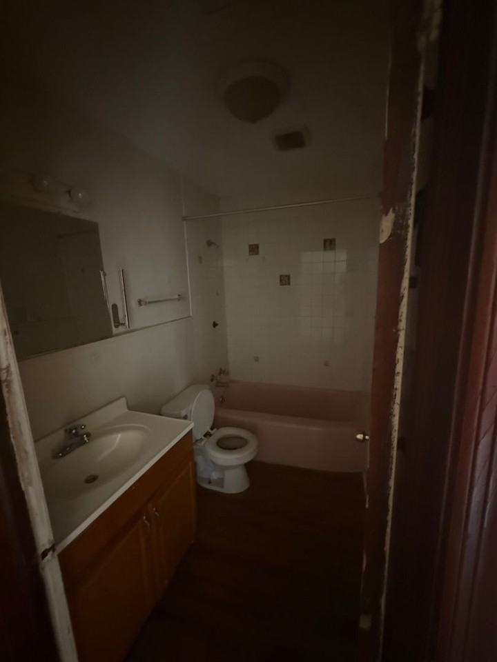 2131 Seminole Avenue - Photo 7 of 8