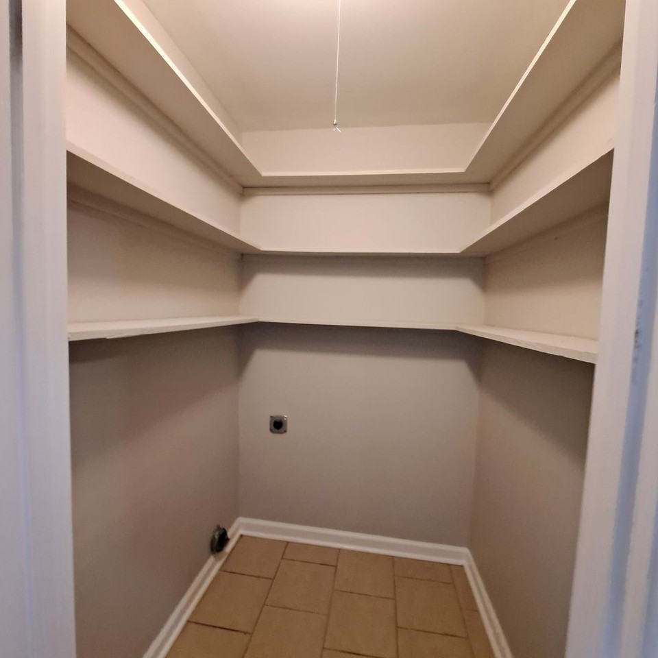 264 East Holmes Road - Photo 6 of 14