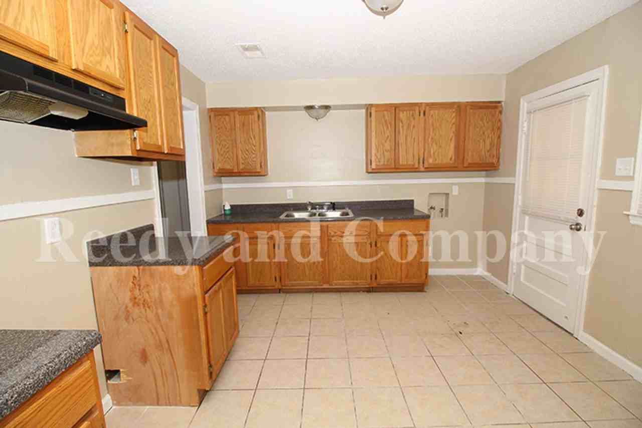 1555 S Perkins Rd - Photo 7 of 20