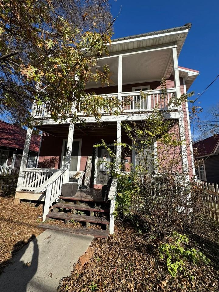 750 Barber Street - Photo 5 of 25