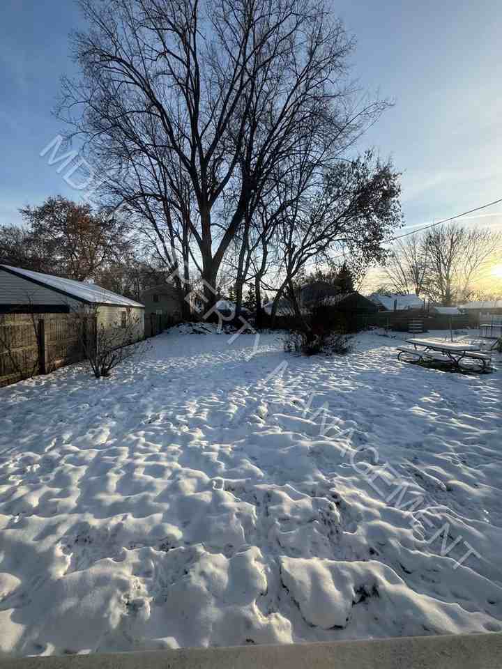 1909 Stanley Street - Photo 6 of 7