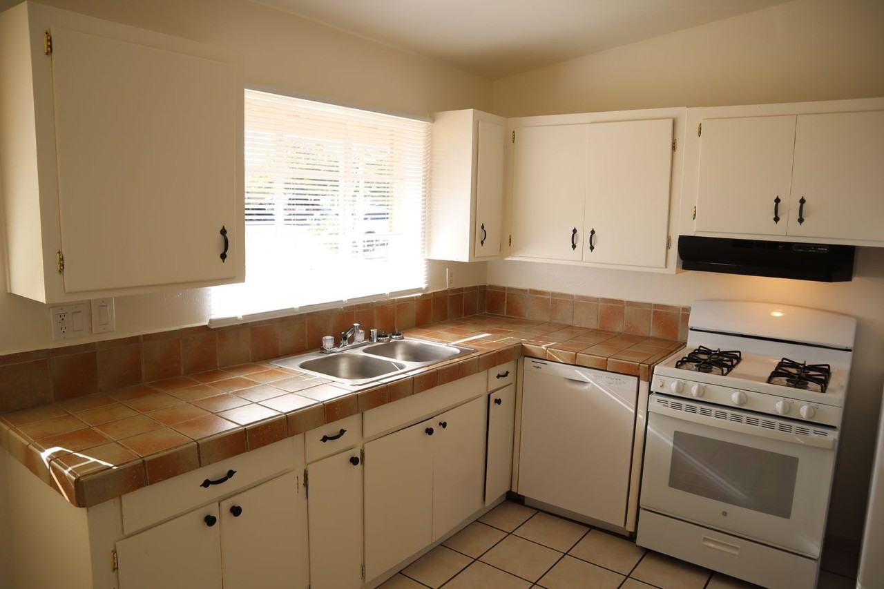 83 E Martin Dr - Photo 6 of 45