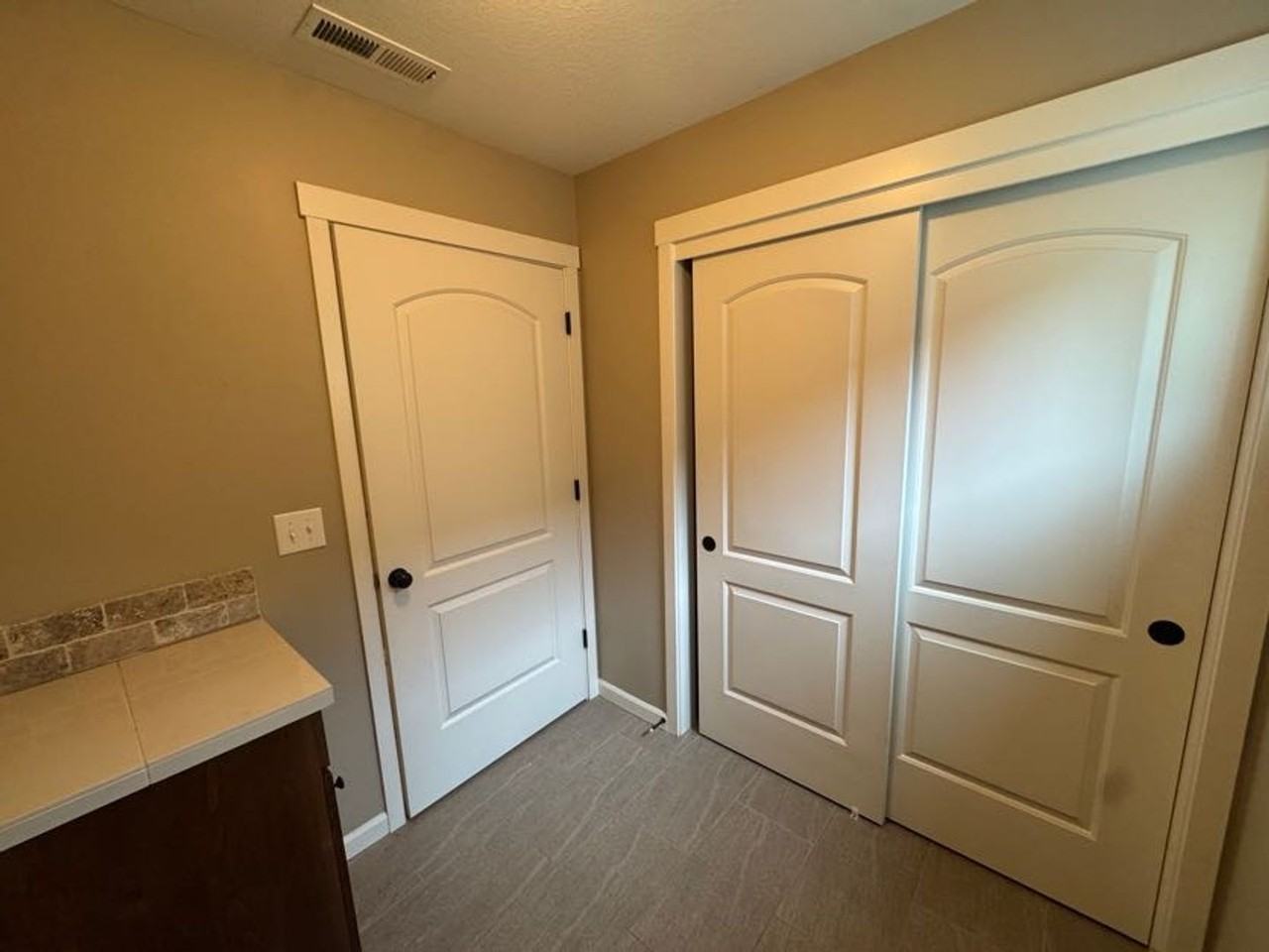 2706 Northeast 130th Court - Photo 7 of 37