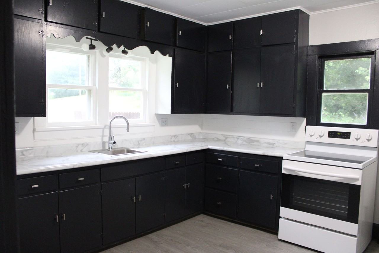 605 Riverside Avenue