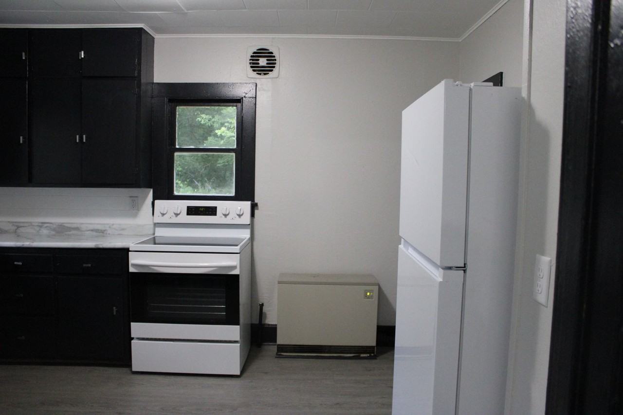 605 River Ave E - Photo 2 of 17