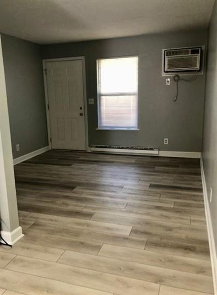 211 N Central Ave - Photo 2 of 8