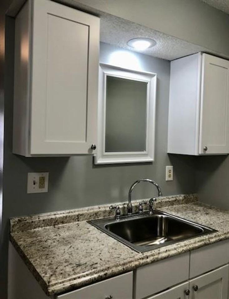 211 N Central Ave - Photo 6 of 8