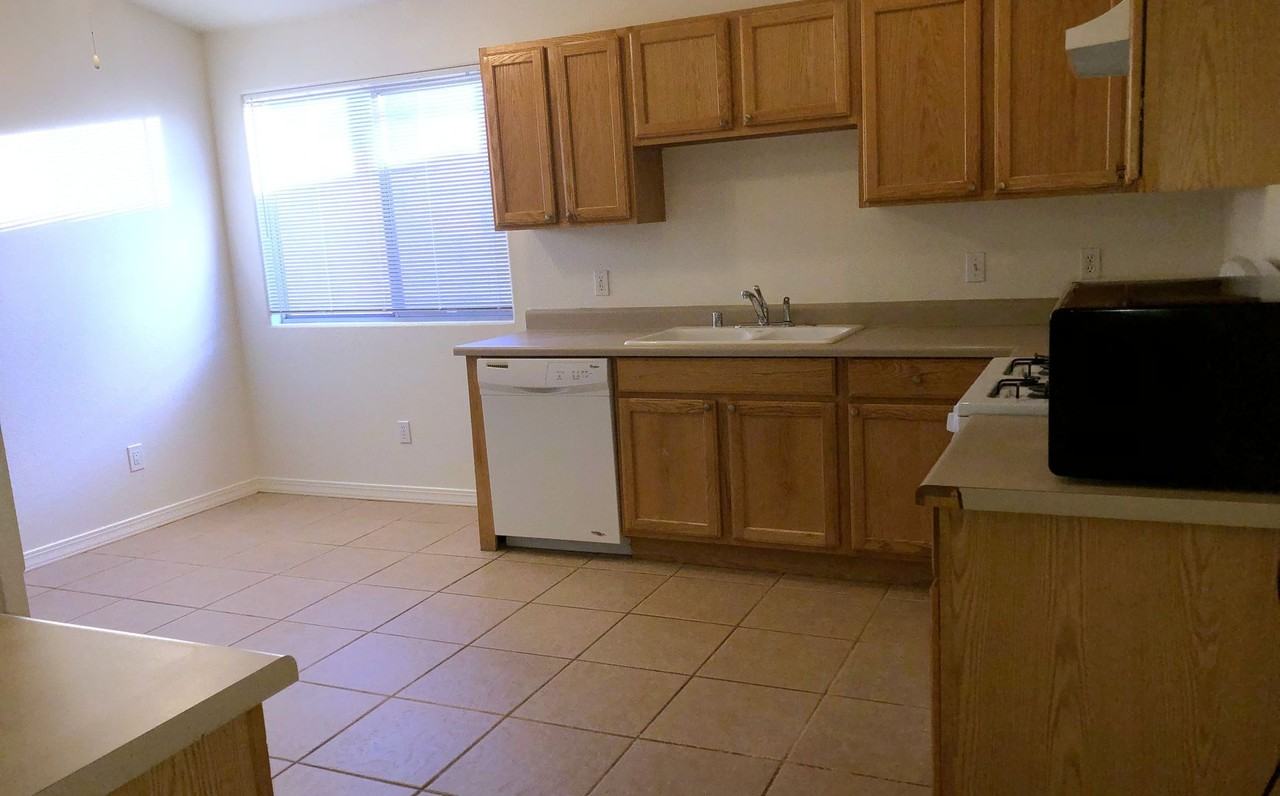 2211 Florence Avenue - Photo 6 of 21