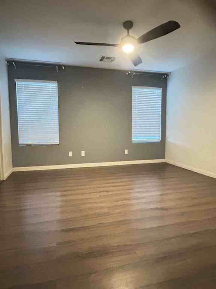 959 Arabian Drive - Photo 5 of 42