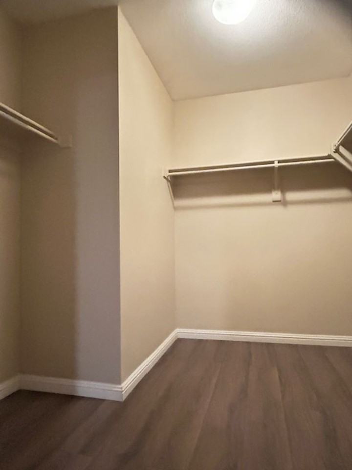 959 Arabian Drive - Photo 7 of 42