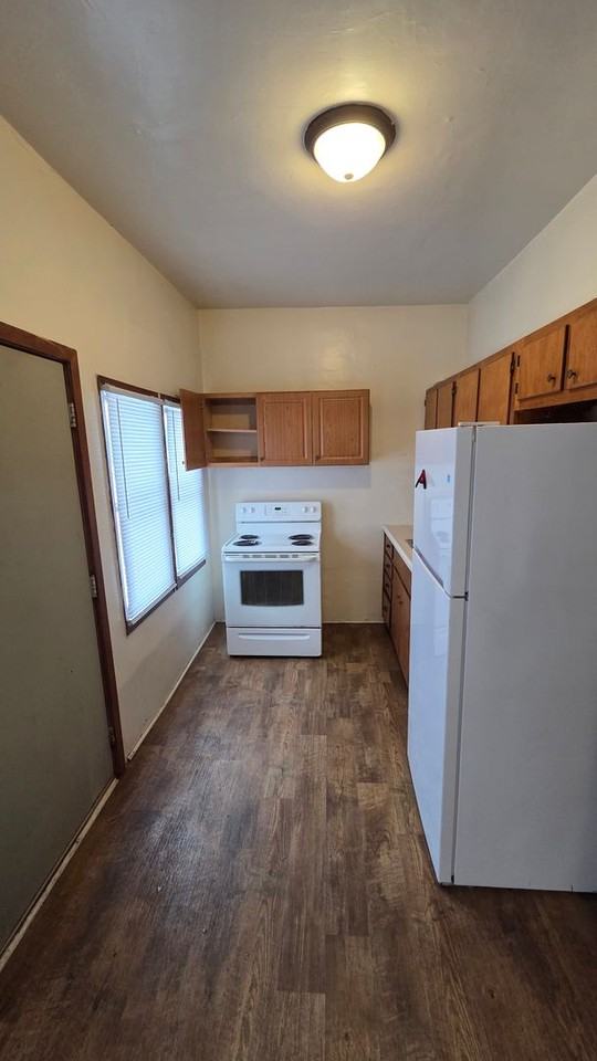 114 East 8th Street - Photo 4 of 5