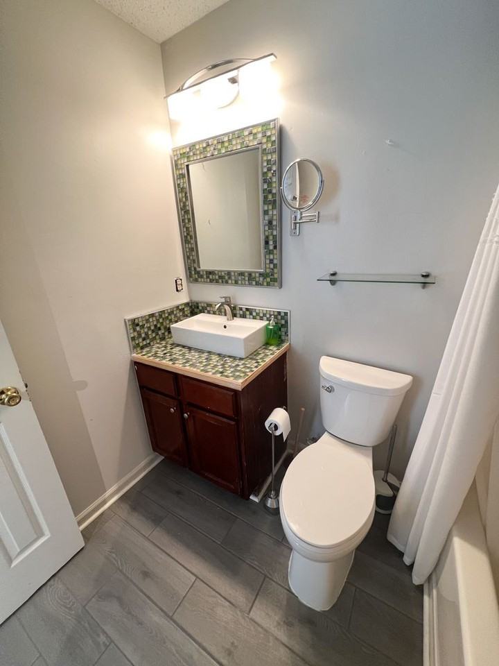 7726 Bucknell Terrace - Photo 5 of 10