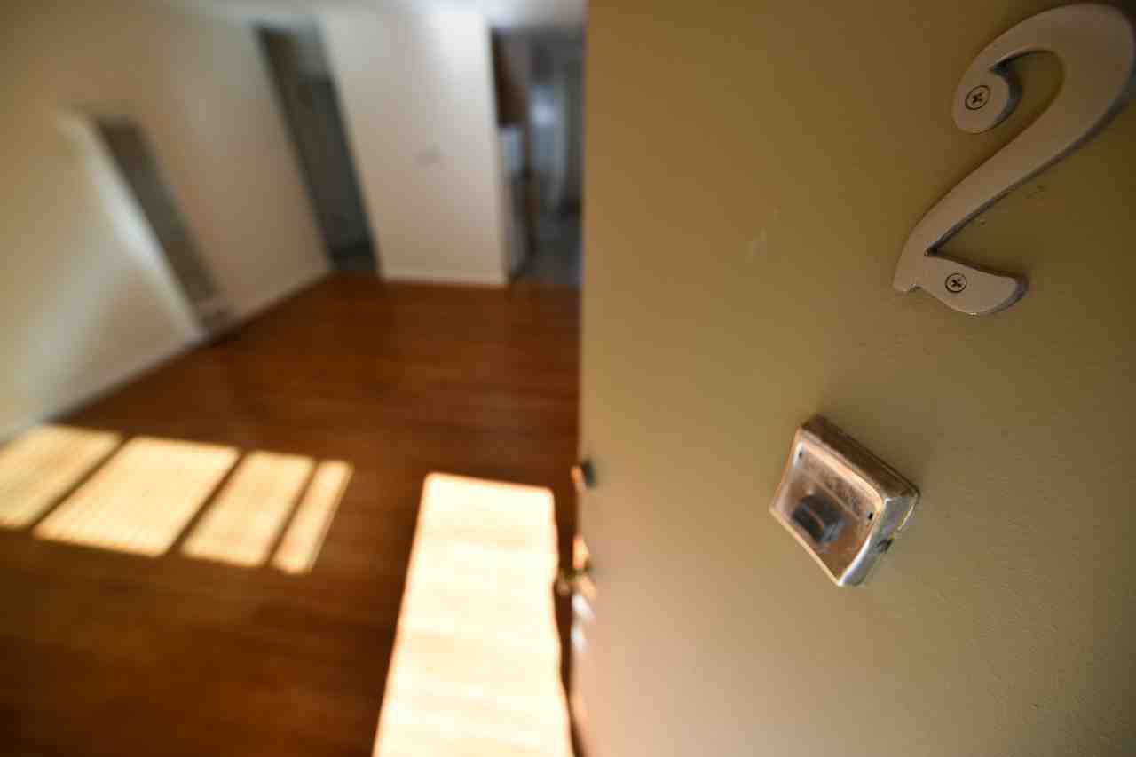 2132 Roosevelt Avenue - Photo 2 of 20