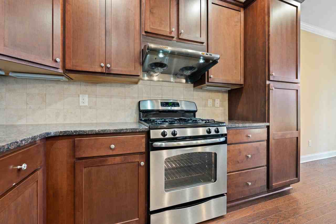 306 Rose Walk Ln - Photo 6 of 21