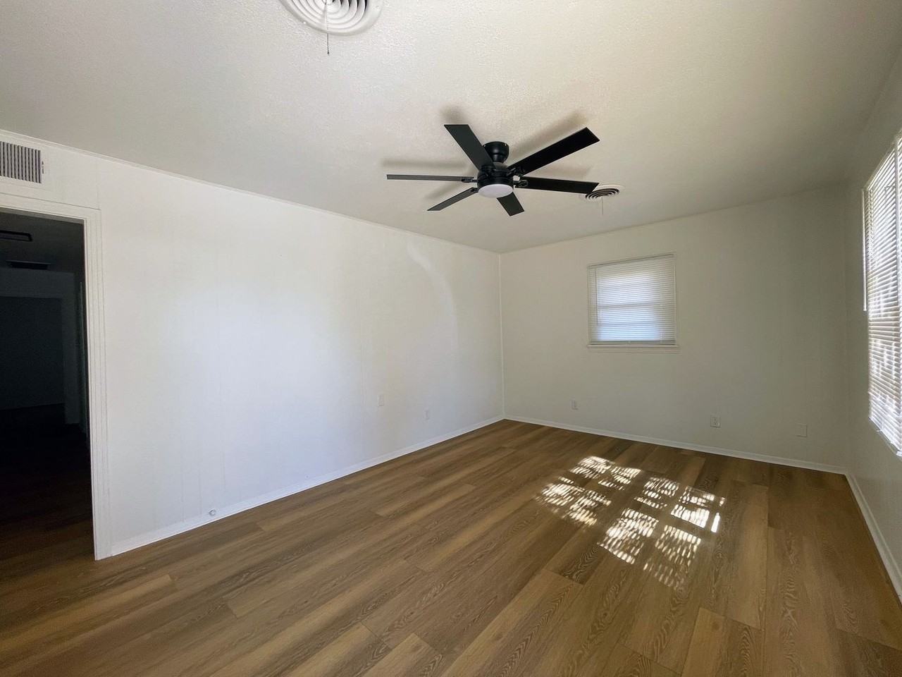 1406 North 10th Street - Photo 2 of 21