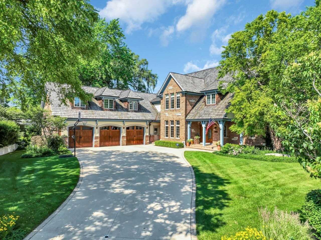 106 Michigan Ct - Photo 5 of 50