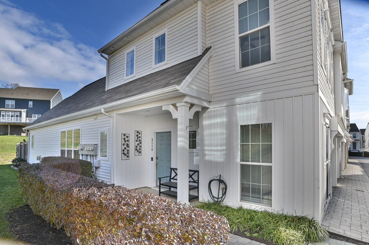 3118 Grove Ct - Photo 3 of 50