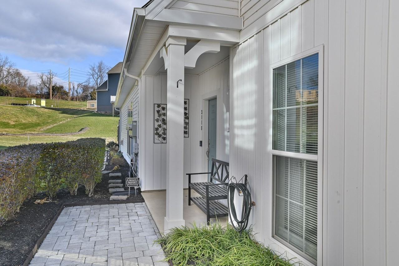 3118 Grove Ct - Photo 4 of 50
