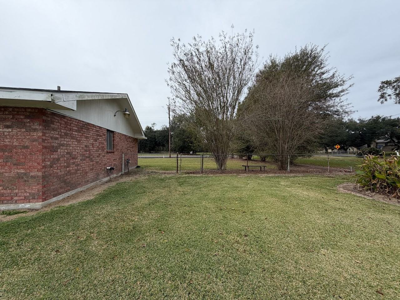 302 Avalon Street - Photo 4 of 36