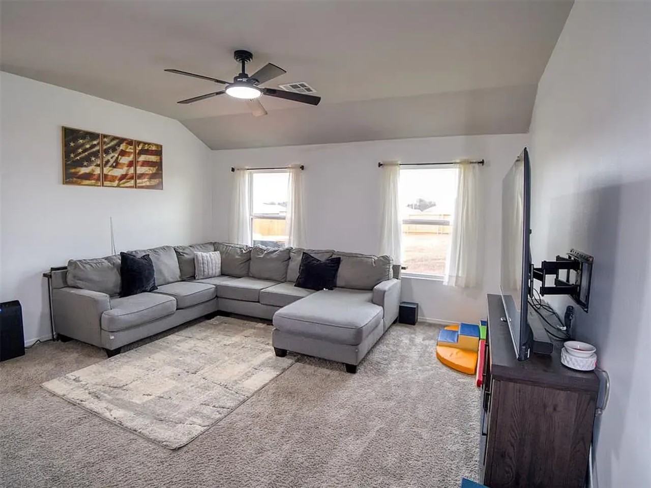 4346 Driftwood Dr - Photo 5 of 24