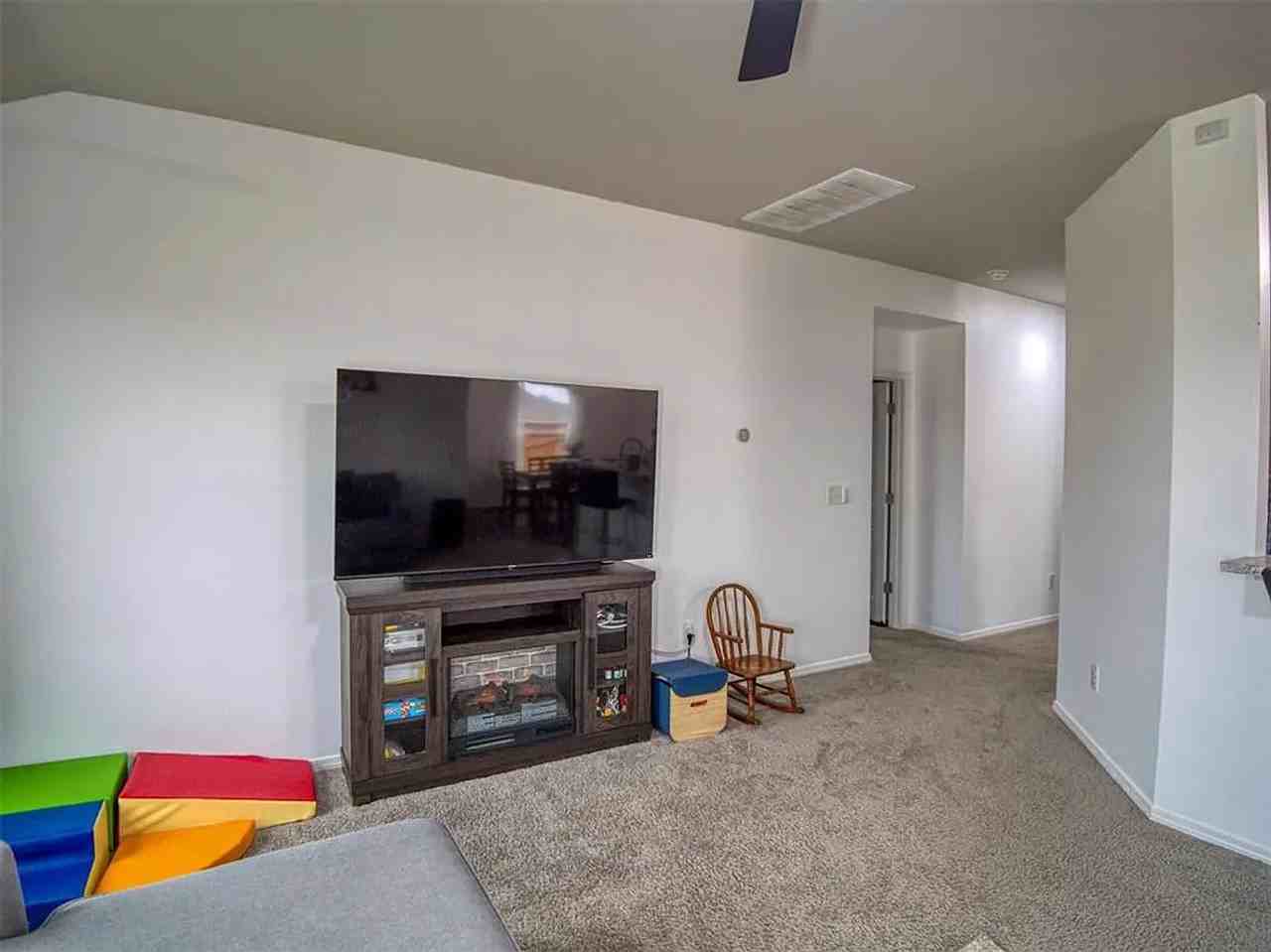 4346 Driftwood Dr - Photo 7 of 24