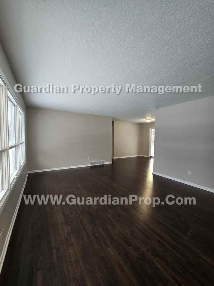 1484 19th Avenue Northwest - Photo 3 of 18