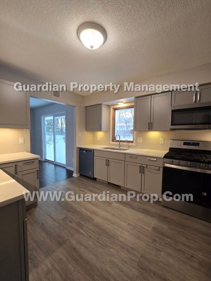 1484 19th Avenue Northwest - Photo 7 of 18