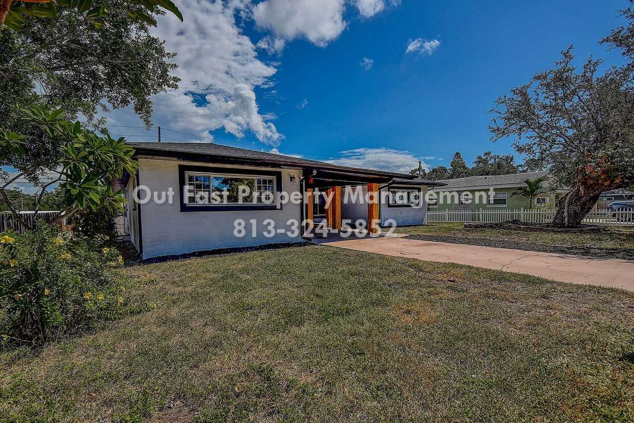 4841 108th St N - Photo 3 of 46