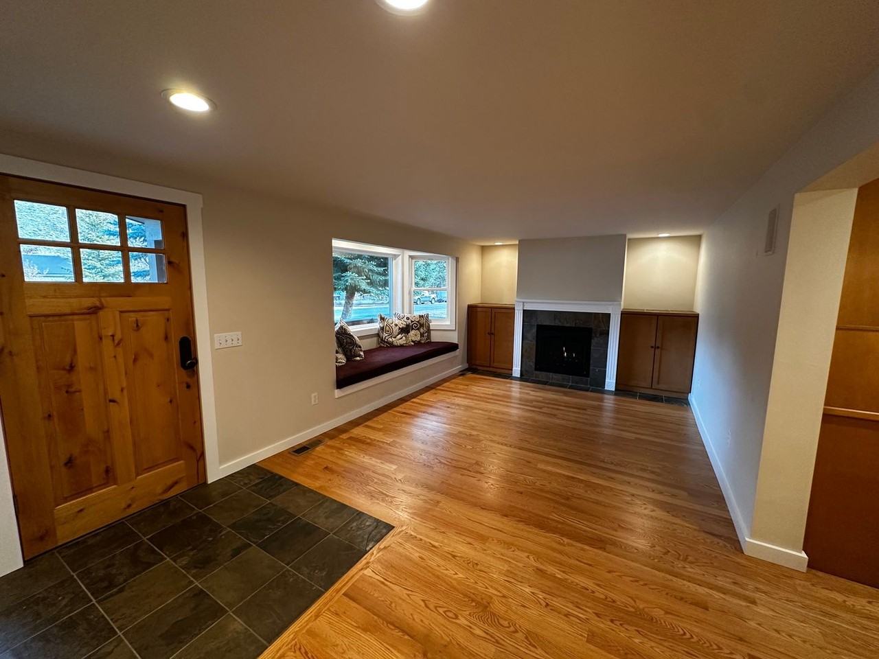 125 South Hiawatha Drive - Photo 5 of 50