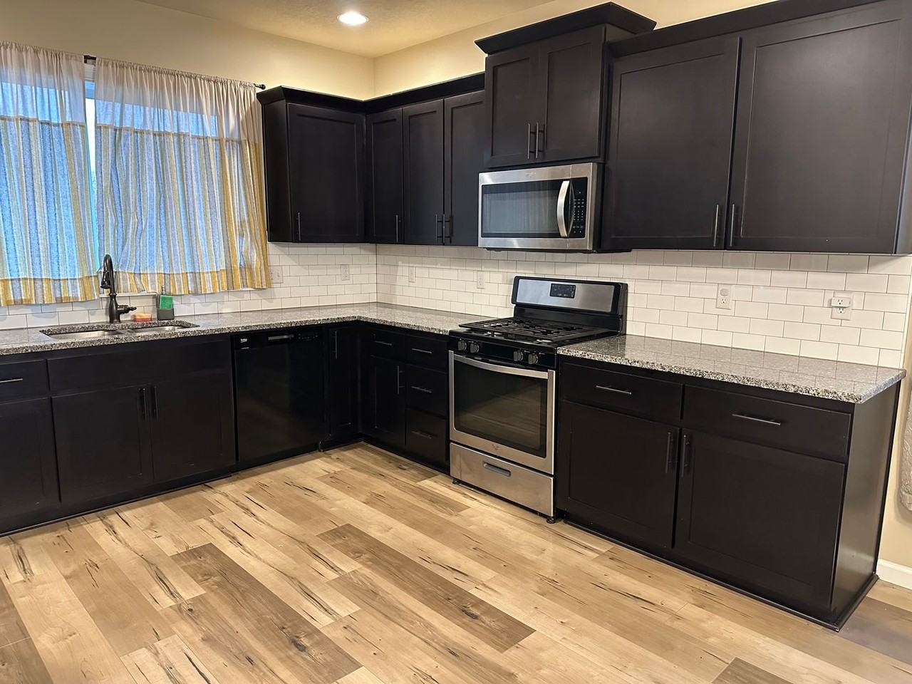 4238 Sagecrest Drive Northeast - Photo 2 of 11