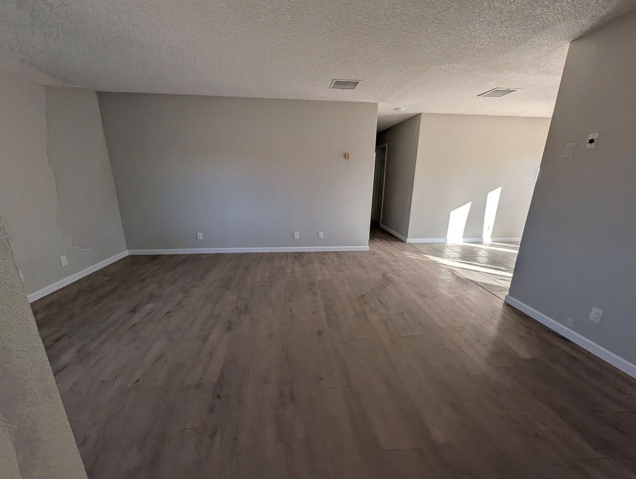 6213 Baileya Ave - Photo 6 of 19