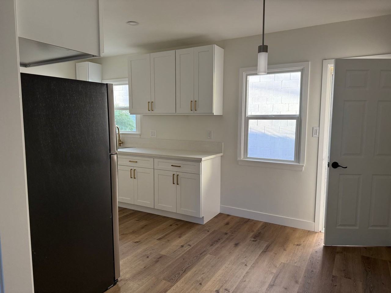 415 South Main Street - Photo 5 of 24