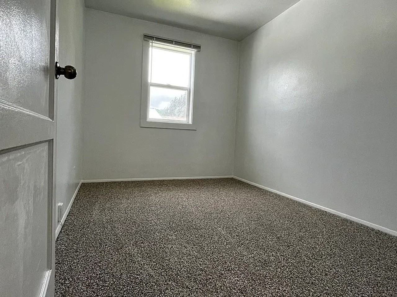 Gardiner - Photo 7 of 8