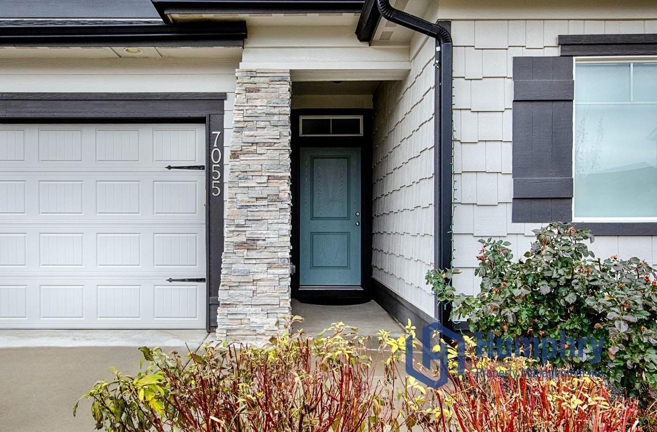 7055 E Obelisks St - Photo 4 of 31