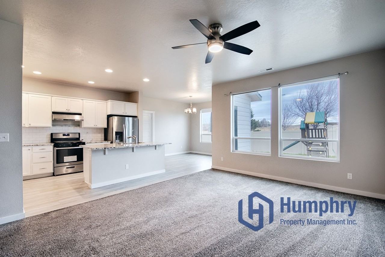 7055 E Obelisks St - Photo 7 of 31