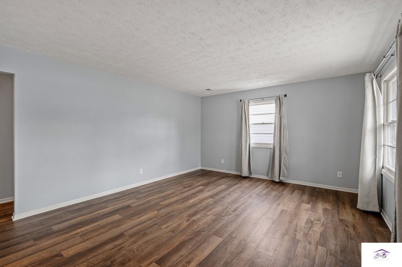 3427 Cottonwood Lane - Photo 4 of 19