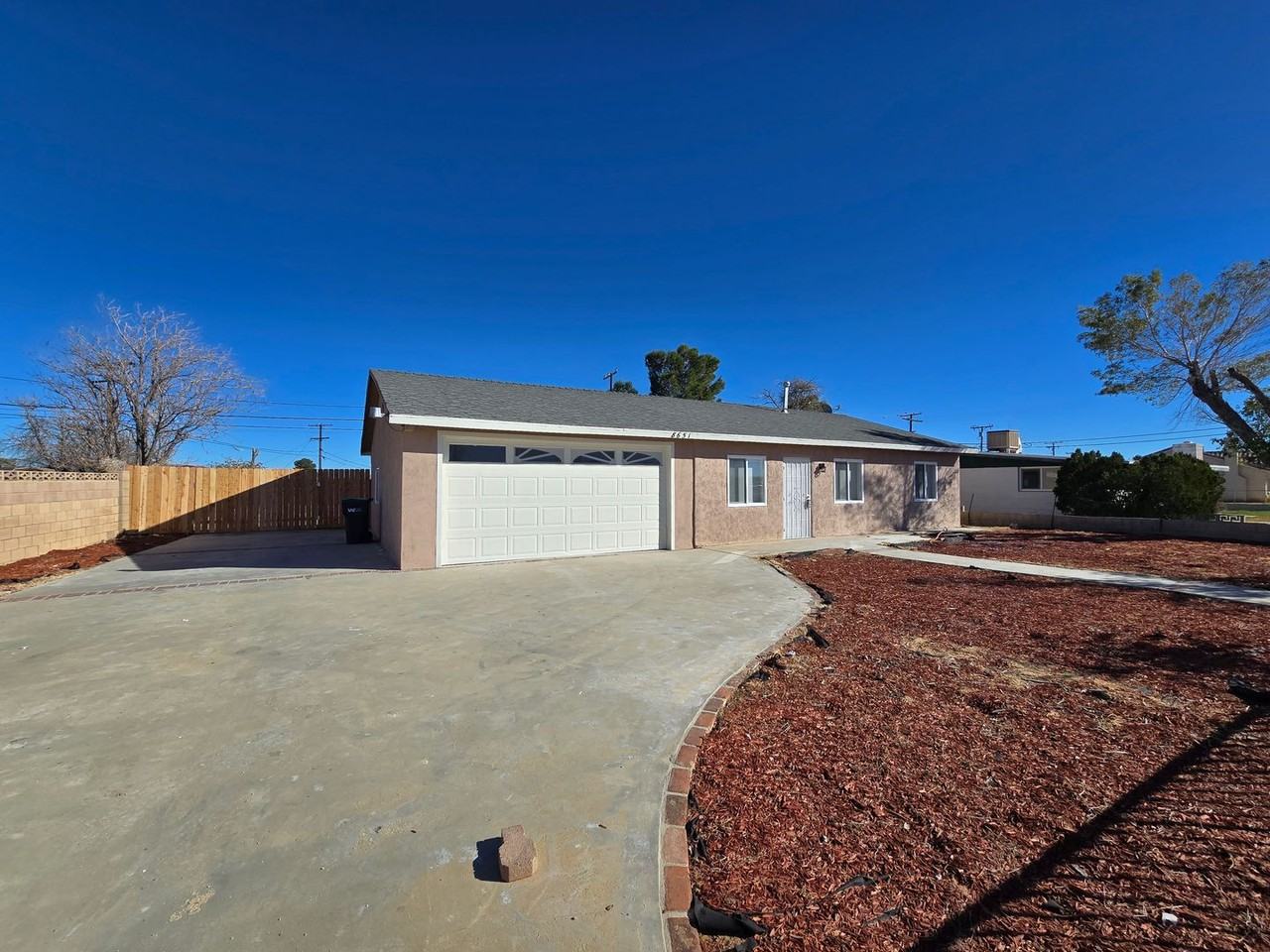 8651 S Loop Blvd - Photo 2 of 15