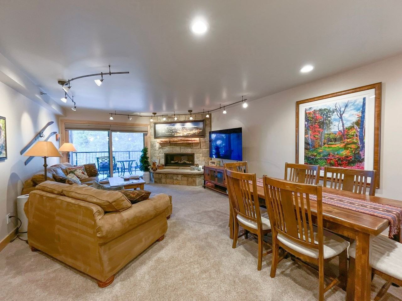 530 South French Street - Photo 2 of 10