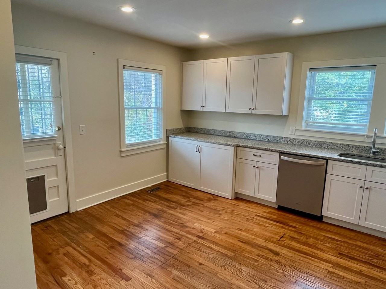 213 53rd Avenue North - Photo 4 of 18