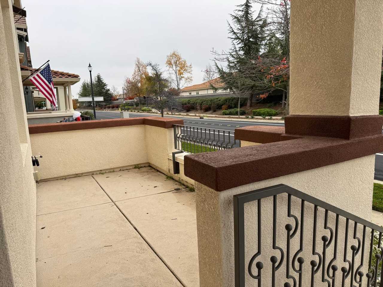 3009 Monument Dr - Photo 2 of 23