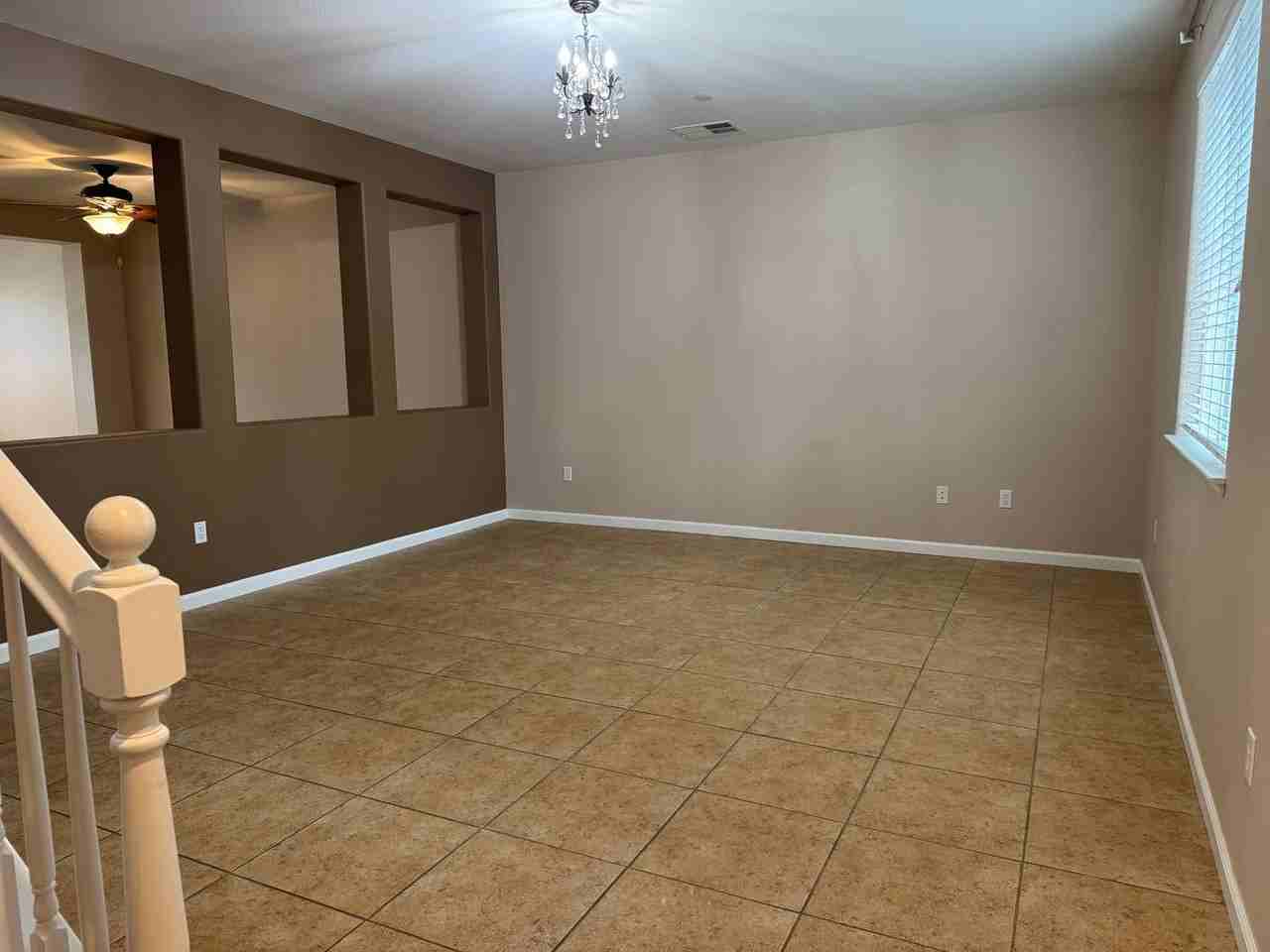 3009 Monument Dr - Photo 4 of 23