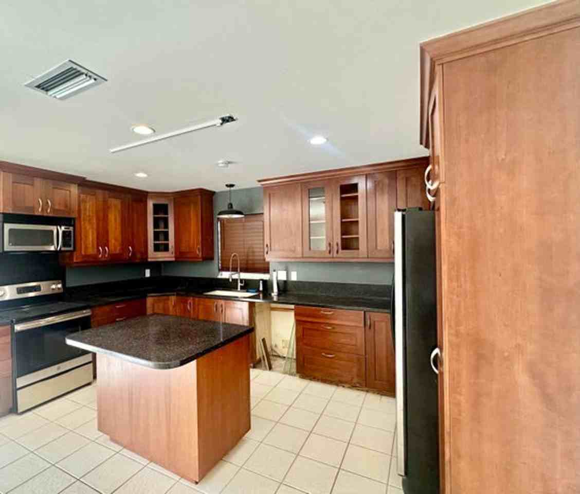 2030 Bonnie St - Photo 2 of 18