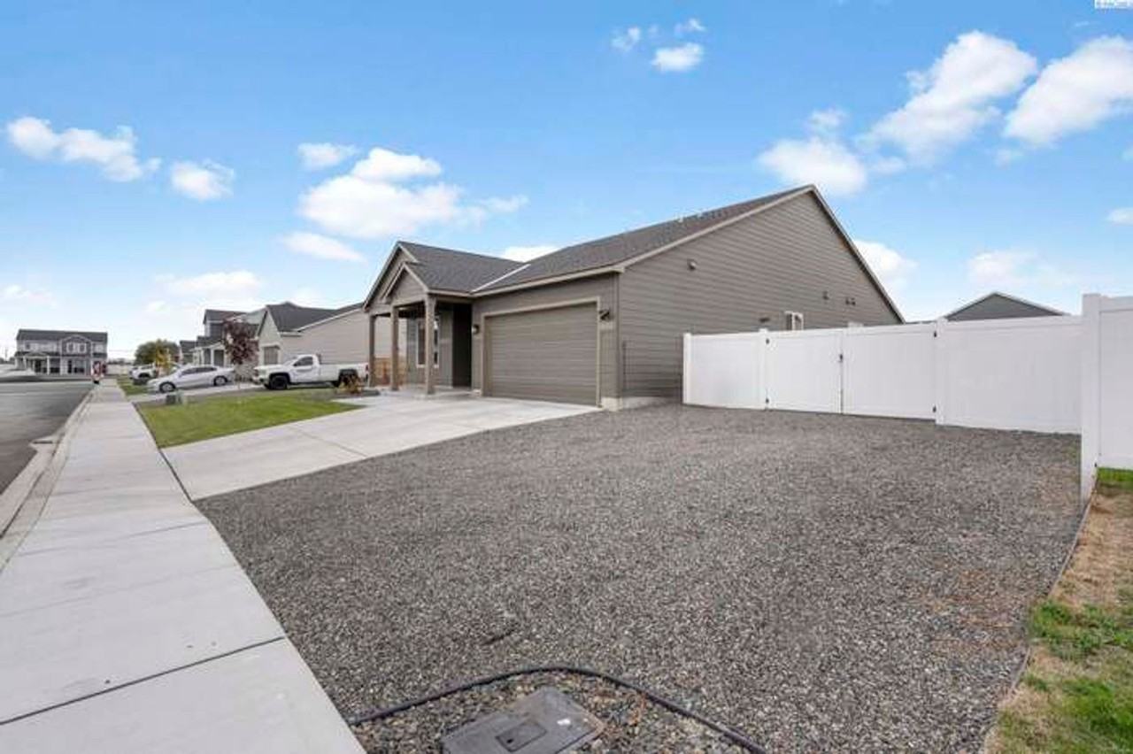 308 Ruby Avenue - Photo 2 of 27