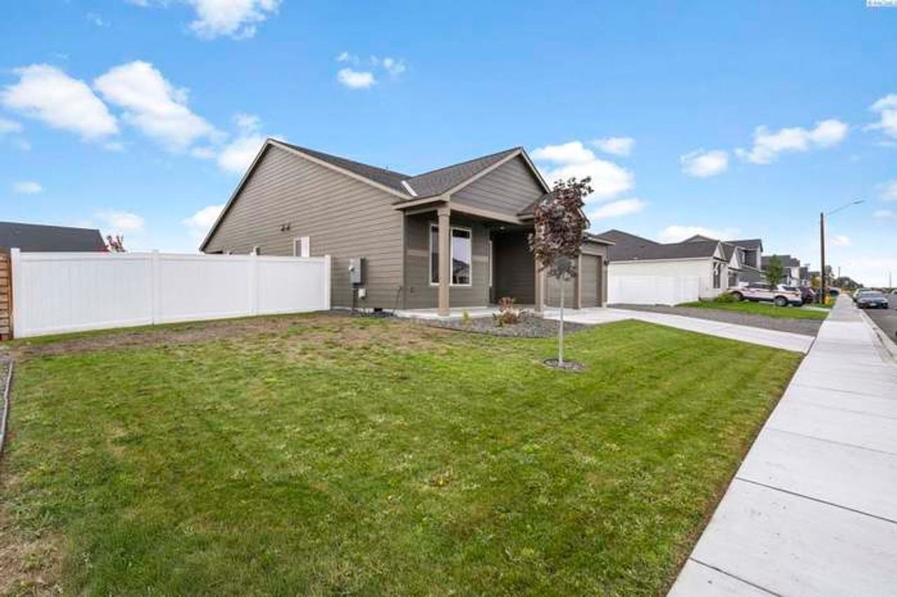 308 Ruby Avenue - Photo 3 of 27