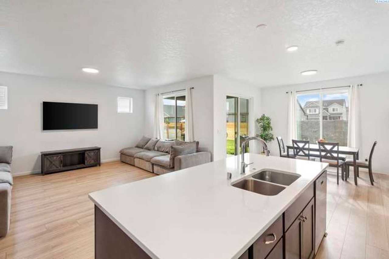 308 Ruby Avenue - Photo 4 of 27