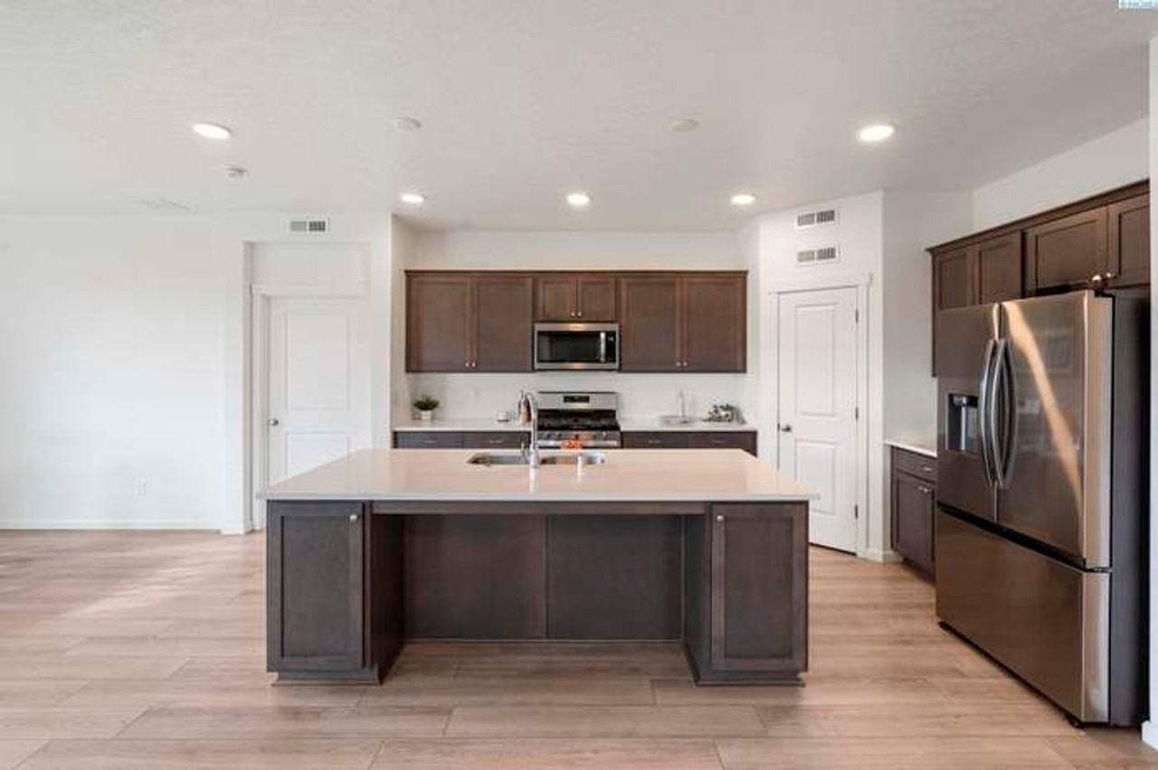 308 Ruby Avenue - Photo 5 of 27