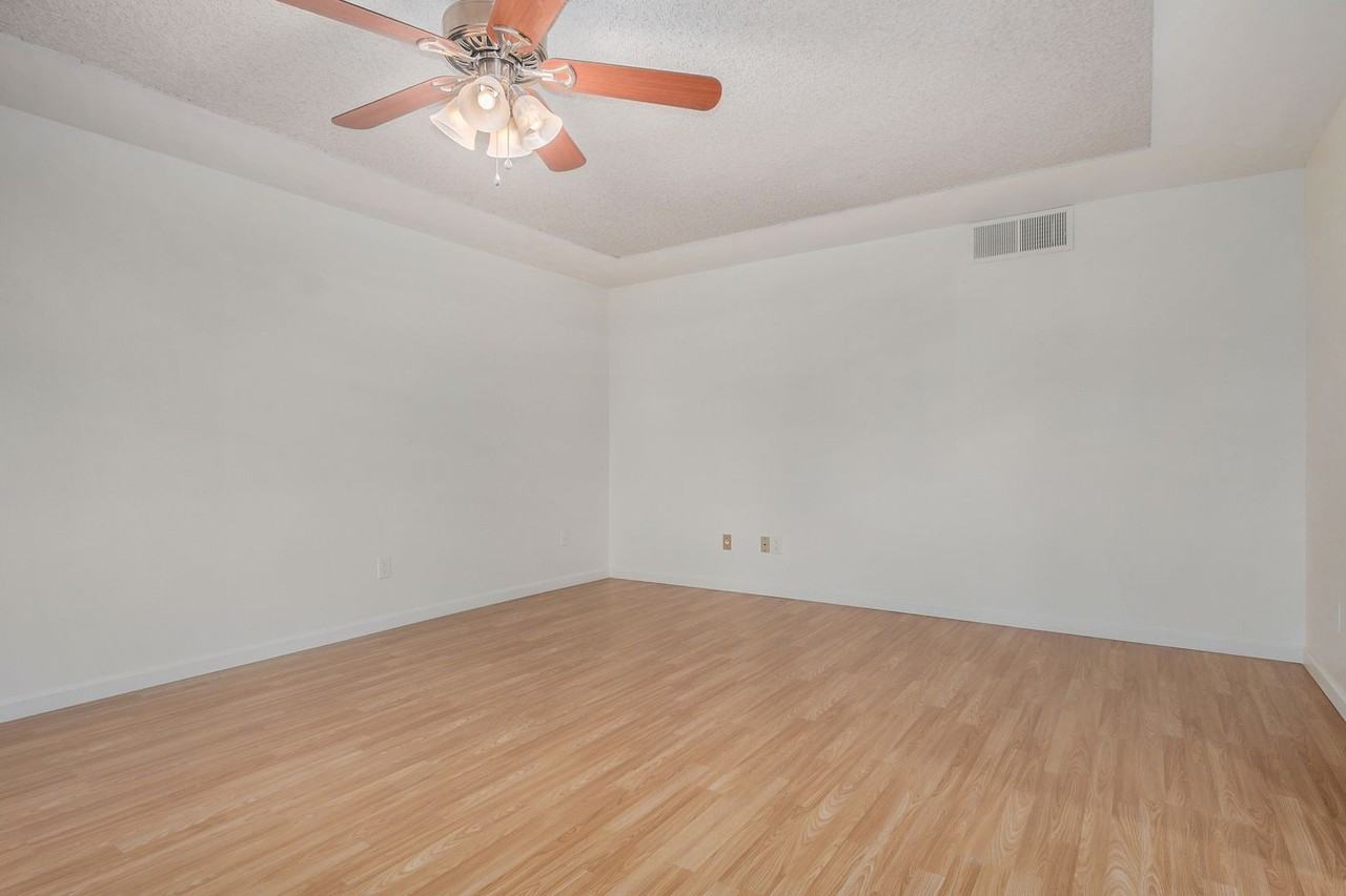 11448 North 24th Drive - Photo 6 of 25