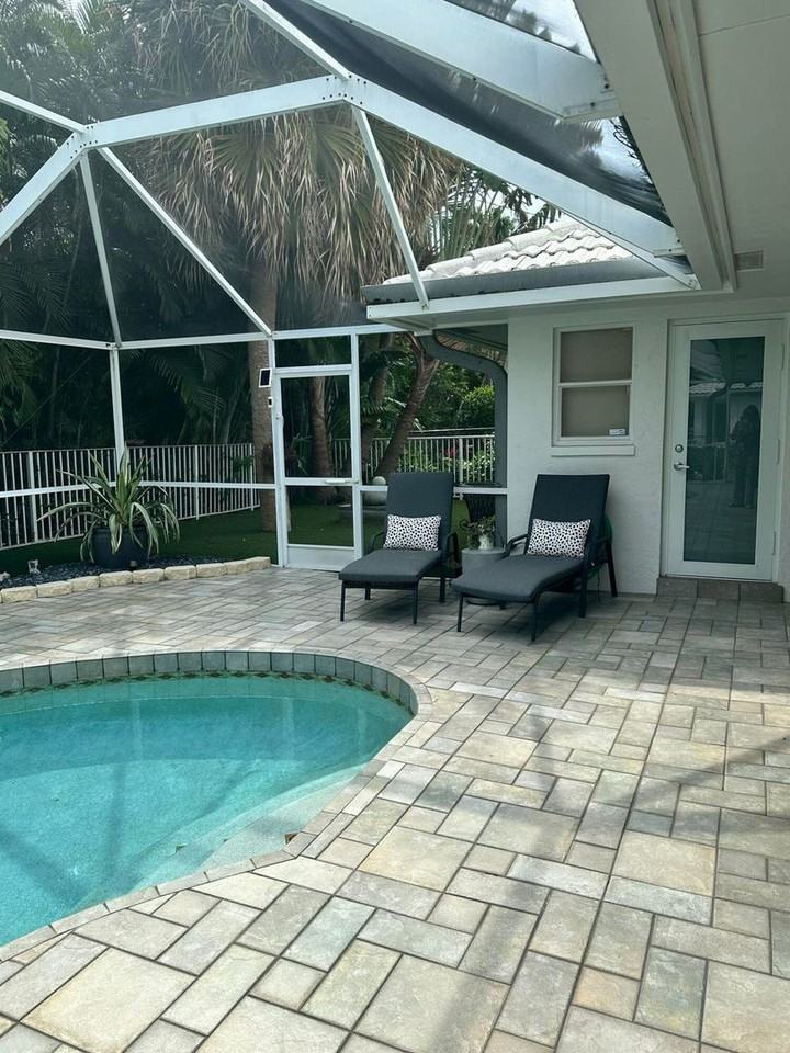 1080 Walnut Ter - Photo 2 of 32