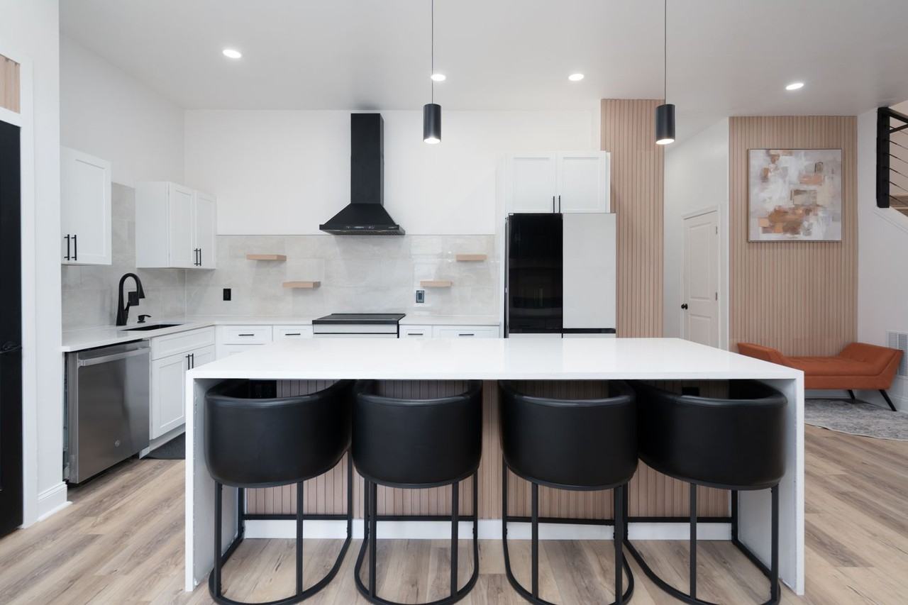 362 Roy St SW - Photo 6 of 46