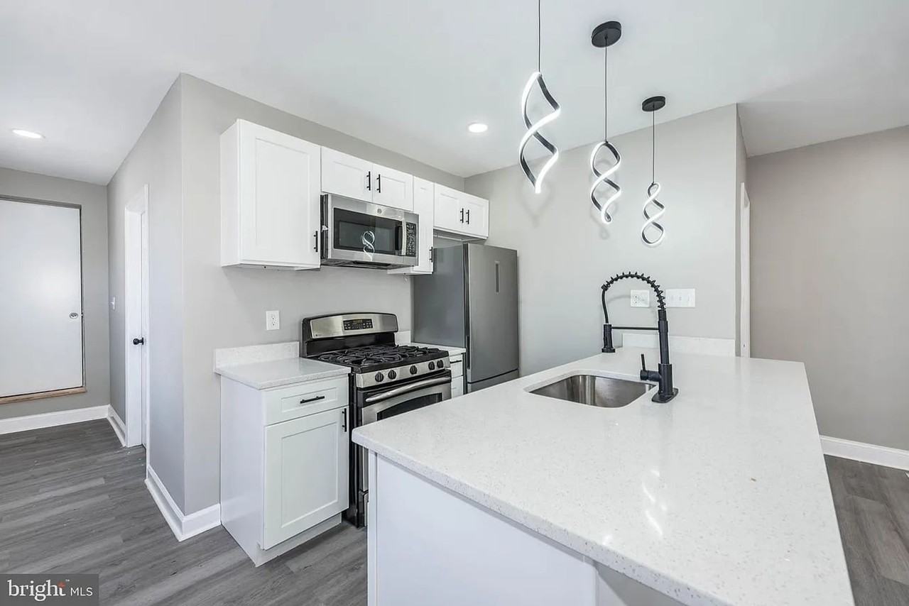 3300 Ravenwood Ave - Photo 2 of 50